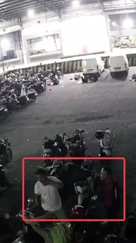bagi yang menemukan/melihat sepeda motor vario 125 thun 2023 yang hilangnya di parkiran gudang jnt cargo tambak osowilangon surabaya pukul 23:00 lebih plat M 5791 IH hilang akibat kelalaian security yang tidak memeriksa orang masuk kluar gudang jnt saya cuma ingin pertanggung jawabannya dari pihak menejemen/security JNT CARGO atas kehilangan sepeda motor saya🙏 #malingmotor #jntcargosurabaya #beritasurabaya #surabaya24jam #fyppppppppppppppppppppppp 