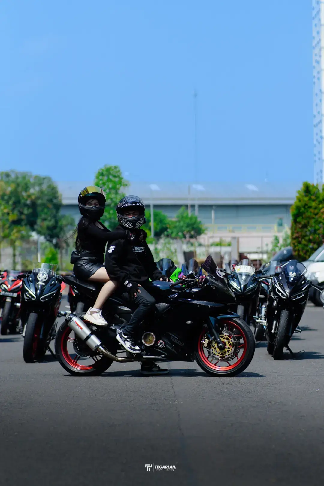 Seperti suara knalpot yang menggelegar, begitulah cinta kita yang tak pernah redup awhhh  @wwoard_ 🙊❤️ #r15v2 #sunmori #sunmori_cikarang #sunmorihutkot #r15bucin 