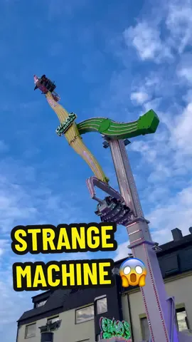 One of the STRANGEST looking but fun booster type rides I’ve ever done 🤩🔥 Chaos Pendel - Ottens  #chaospendel #ride #booster #funfair #fyp 