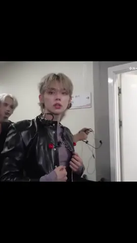 enteng banget ya njun tangannya #yeonjun #hueningkai #tomorrow_x_together #txt #fyp 