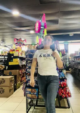 Asi que vive tu vida a la gente nada lo mantiene feliz,  tu se feliz sin importar el que dirán 👌🇺🇸