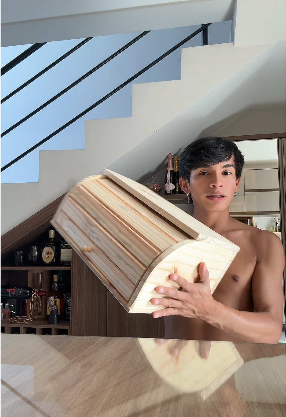 Porta pães em madeira 🪵 lindo 🤩  @Shopee Brasil CMC-ZSQ-LVT