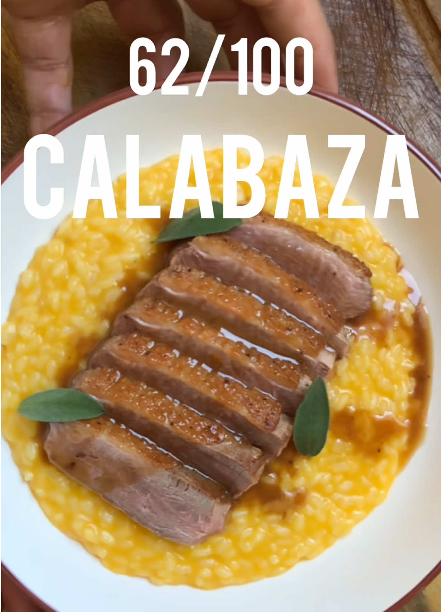62/100 SALSA DE CALABAZA  INGREDIENTES: - 2 Calabazas (hubbard/hokkaido/etc) - Aceite e oliva - 150-200 ml de leche  - 80g mantequilla  - 10 hojas de salvia - 1cda sal #lima #cocina #peru #fyp #chef         