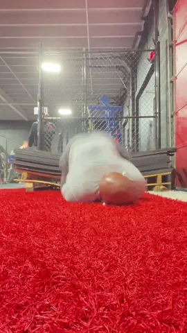 Dawg 😂 😂  #gymfail #holidayvibes #fyp #funnygym #fitnesshumor #viralvideo #relatable #GymTok #oops #kc #kansascity 