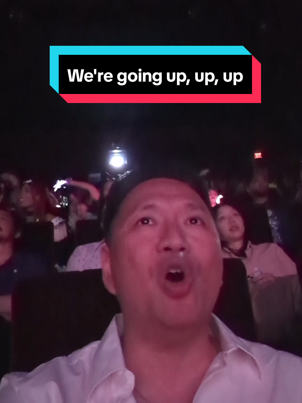 We're going up, up, up at the Netflix-hosted sing-along screening.  #kpopdemonhunters #golden 