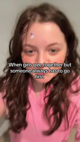@Ray.ray piss partners #girlssupportgirls #bestiegoals #bathroom #fyp #fypppppppppppppp 