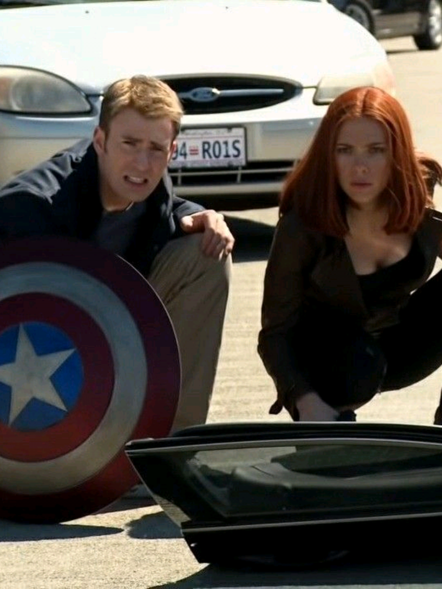 —MANO EU PRECISO DE ALGUEM PRA DEDICAR STEVE E NAT😭 . . . . . . . . . . . #baby #natasharomanoff #capitaoamerica #marvel #vingadores 