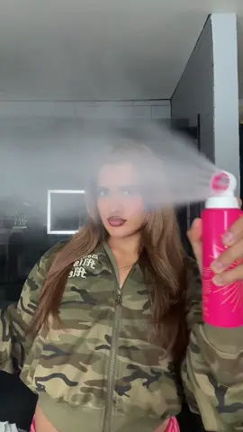 Getting that extra volume and oils out of my hair 💆🏽‍♀️#hair #volume #dryshampoo #hairstyle #oilyhair 