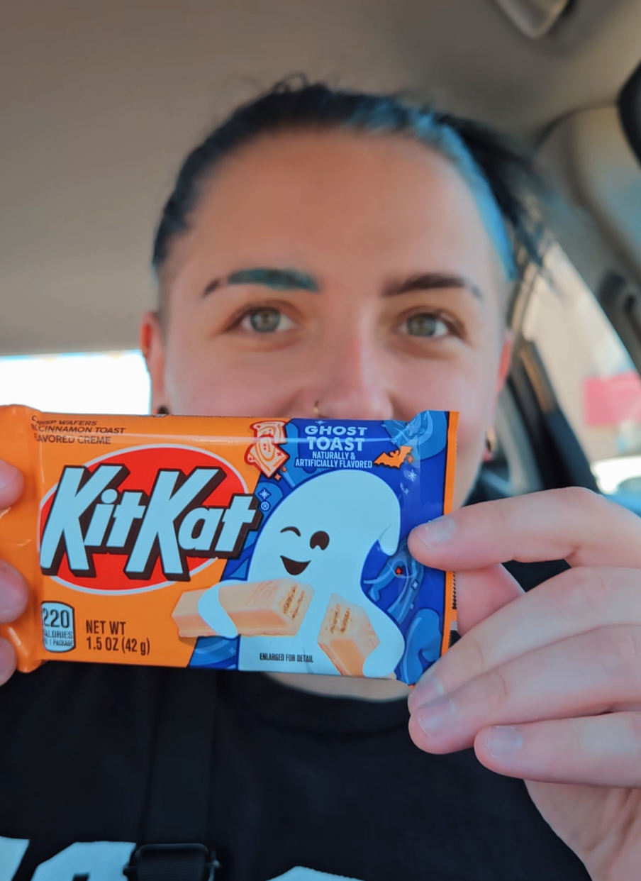 I was at the gym lookin' a fool with that eyebrow NOOOO #kitkat 