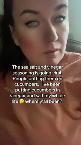 It’s weird to me that people don’t know about cucumbers in vinegar and salt 😲 #saltandvinegar #food #snacks #fyp #fypシ 