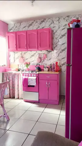 ✨ Acompáñame en mi día como ama de casa 🏡☕️ entre desayuno, cafecito, lavar ropa y una mini rutina de limpieza en la cocina rosa 💕 #AmaDeCasa #RutinaDiaria #DiaEnCasa #Limpieza #cocinarosa 