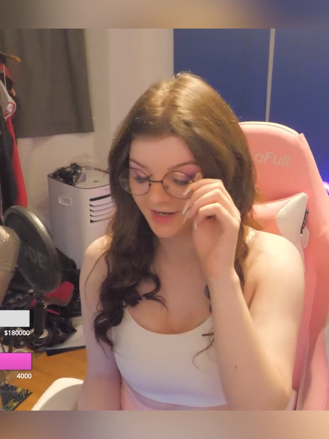 F1nn5ter wants to warn you about this #trans #lgbt #hrt #f1nn5ter #finnster #finnstergirl #f1nn #crossdressing #crossdresser #streamer #streamergirl #twitchcon