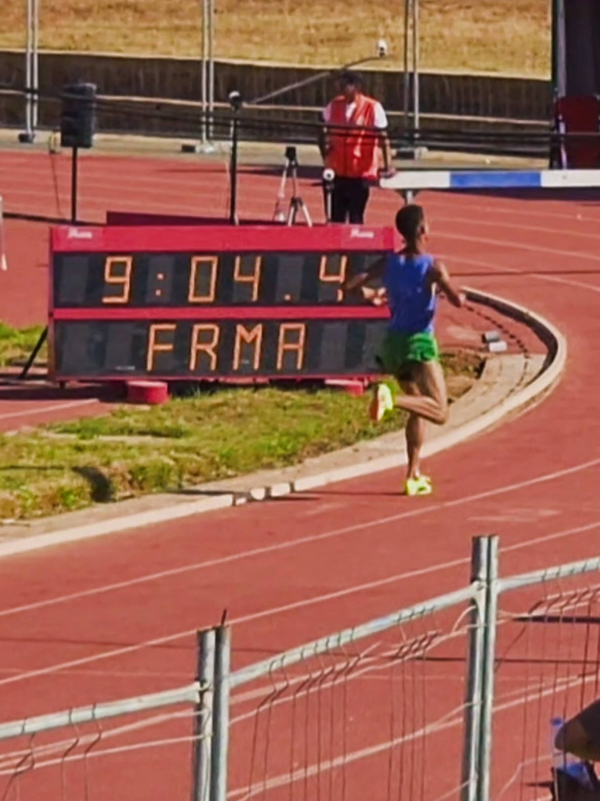 😱 لن تصدق.. أحيزون يحسم 3000م موانع في 9:04.32 🇲🇦🔥 . . . . #Zaid_Sports #morocco #worldathletics #motivation #3000msteeplechase  @حسام @حميد 