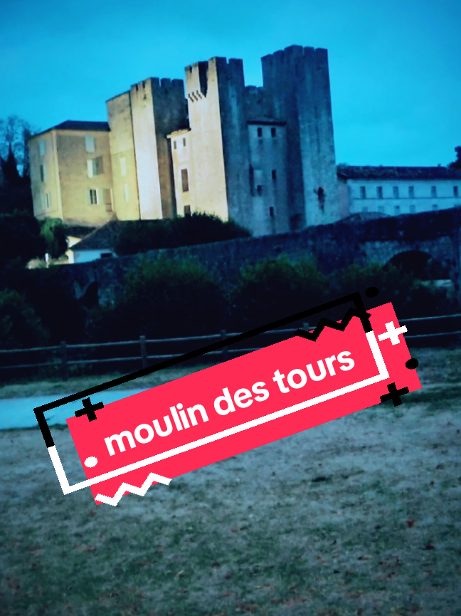 #CapCut #visitenocturne #moulindestours #albret #moulin @Albret Tourisme 