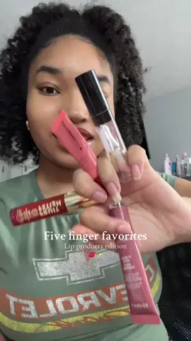 #fivefingerfavorites #favorites #makeupfavorites #lipproducts #lippies #lipgloss #lipbalm #fyp #girlythings #foryou #fyp #girlhood #makeup 
