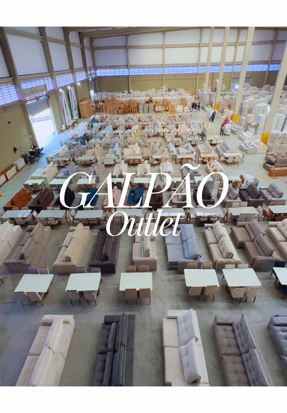 Saiu o vídeo do nosso GALPÃO ❤️ Desapega no dia 06/09 a partir das 7h Vou gravar muito mais pra vocês ❤️❤️ Estou super ansiosa 👏👏👏👏 Galpão 02 - Rua: José menino, 201- Parque Rincão - Cotia - KM29,5 no retorno da Raposo Tavares - 4614-5060  Não fazemos reservas. Não fazemos vendas online  Vendas somente presencial  Frete e montagem a calcular com nossos vendedores. Peças únicas ( sem reposição ) As reposições serão feitas com outros modelos e preços no dia da campanha.  Pgto a vista  Um produto por CPF  Crédito sujeito a aprovação  Outras cores e medidas alteram os valores. Consulte medidas disponíveis com nossos vendedores 👨‍💼  Vendas somente na loja. Promoção válida até enquanto durarem nosso estoque  Para esta promoção tem quantidade limitada. Esclarecimento sobre filas e atendimento preferencial: Informamos que o atendimento preferencial, conforme previsto em lei, é realizado exclusivamente nos caixas da loja 🏬. Esclarecemos ainda que as filas eventualmente formadas na área externa do estabelecimento não constituem responsabilidade da empresa, uma vez que nosso dever de atendimento inicia-se somente a partir da abertura da loja e dentro de suas dependências. O atendimento interno é conduzido por nossos vendedores, observando-se a ordem e os direitos legalmente assegurados aos clientes, especialmente no que se refere às prioridades previstas em lei.