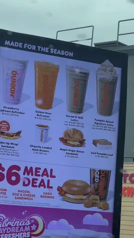 I’m loving this idea @Dunkin' 👏🏼🥣 have you tried it yet? What are your thoughts! 🧡 #dunkin #cerealnmilklatte #cerealmilk #icedcoffee #newengland 
