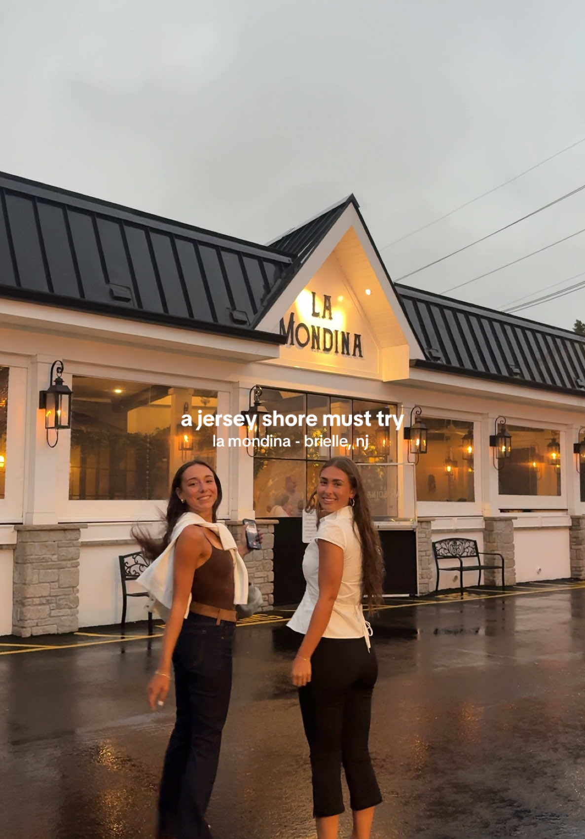 @lamondinabrielle_ the ultimate girls night out or date night spot #lamondina #lamondinanj #njrestaurants #njdinnerspots #dinnerspots #njfoodie #girlsnightdinner #restaurant #njeats #njfood #briellenj 