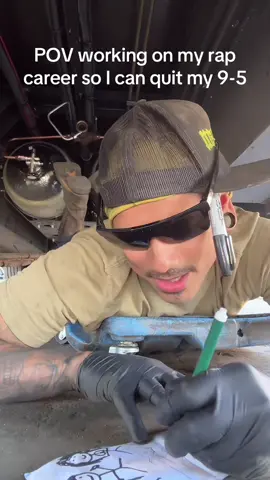 Spitting bars under the bus #movies #bluecollar #rap##funny #work 