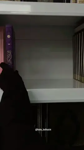 ‏نصيحة للمتطوعات بحلقات التّسميع عن بعد -أنتِ تدركين جيدًا مستوى التجويد لديك فلا تحمّلي نفسك مسؤولية التسميع للطالبات وأنتِ تعلمين أنكِ لم تصلي للمستوى المطلوب وأقلّه: (قراءة الطالبة قراءة صحيحة دون لحون جلّية) -لطُفًا، أدركوا معنى أمانة تعليم القرآن الكريم. . . . . . . #تنبيه  لستُ ممن يكتب حبًا في الظهور، ولا طلبًا لثناء الناس، ولا لأُزجي أوقات الفراغ، بل أكتب غيرةً على ديني، وغيرةً على الحق الذي بات يُزاحم بالباطل في وضح النهار. أكتب لأوقظ الغافل، وأحذر المفرّط، وأغرس بذور الوعي في أرضٍ أجدبتها الفتن. كلماتي ليست تسلية، بل صيحة حقّ، وصرخة صدق، وسلاح قلمٍ يذود عن عقيدته، ويمضي في سبيل الله دون تردد.. . . . .... . . . #إكسبلورر #طلب_العلم_فريضة_على_كل_مسلم  #ذات_النقاب_الأسود🖤👑  #👑فتاة_الإسلام👑 