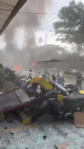 Organismos de socorro  atienden emergencia en mediaciones a la base aérea de Cali por explosión.