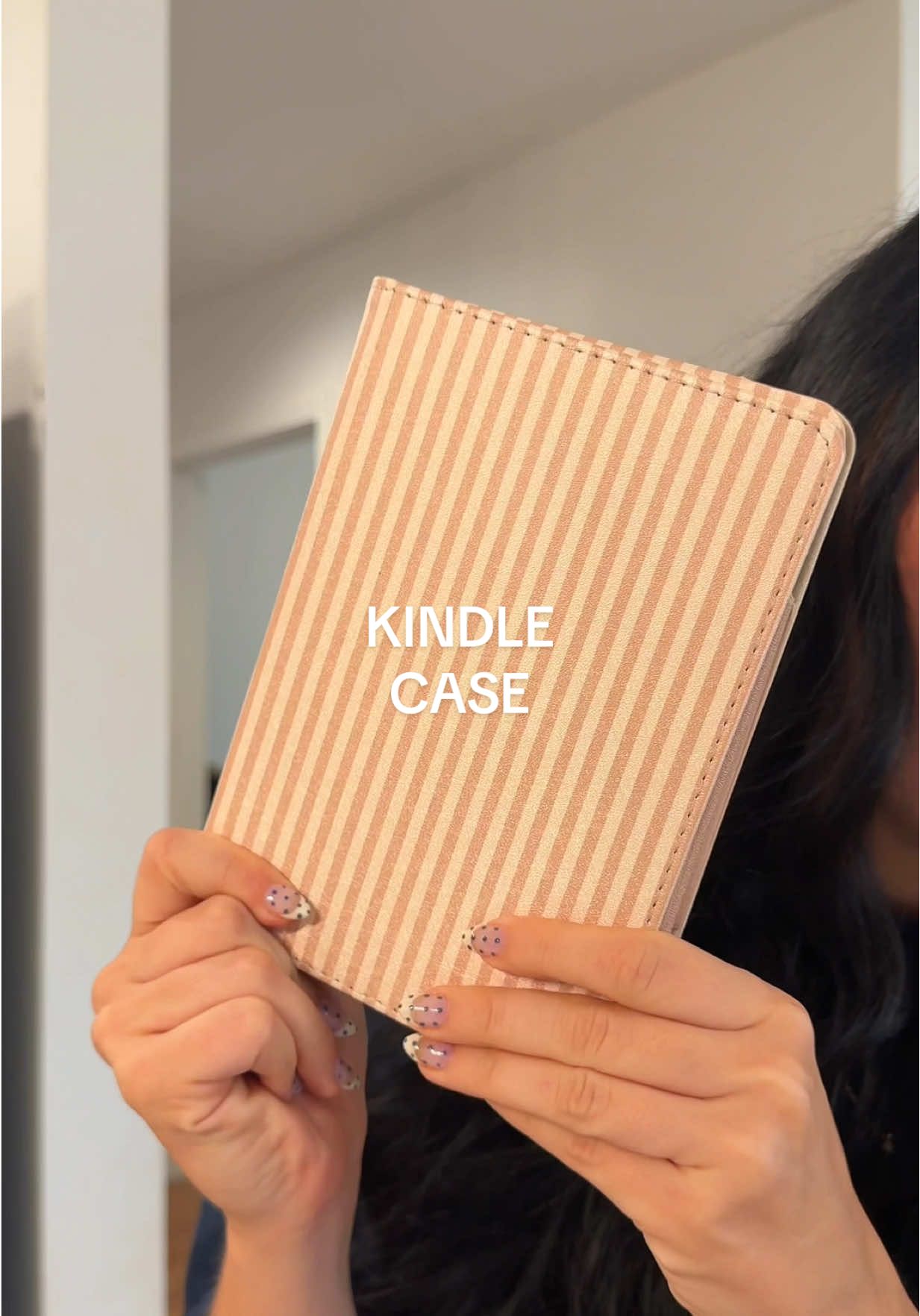 the way they’re all so beautiful 😻 #kindlecase #kindlecases #cutekindlecase #bookish #BookTok 