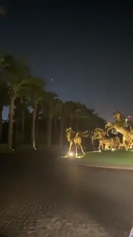 Golden horses at the entrance to a Madinat Jumeirah resort in Dubai #horses #dubai #resort #vacation #vibes 