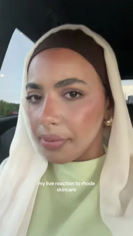 like this glowwwww how have i been sleeping on @rhode skin #fyp #livereaction #rhodeskin #rhodeskincare #BeautyReview #makeuptok #rundontwalk #skincaretiktok 