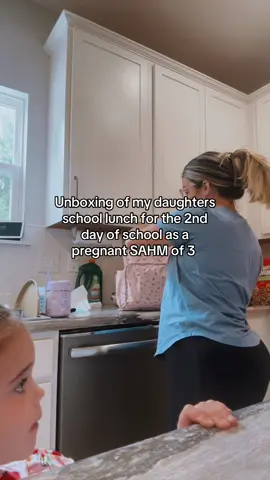 Unbox her lunch with us! #fyp #MomsofTikTok #lunchideas #sahm 