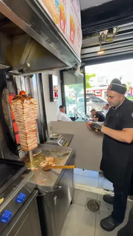 #creatorsearchinsights #1milionviews #foodreview #rajabfamily #loveguru  Street Food Vlog 😌 