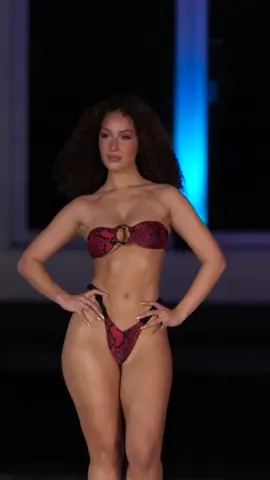 #bikinifashionshow #catwalk #swemwearfashion #model #swemwear 