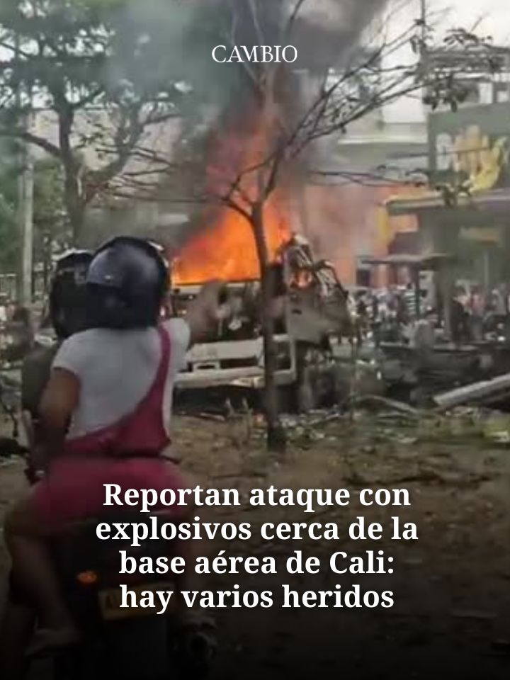 Reportan ataque con explosivos cerca de la base aérea de Cali: hay varios heridos Ciudadanos que transitaban por el barrio La Base reportaron dos fuertes explosiones, una de ellas por un aparente carro bomba. A esta hora la Alcaldía de Cali desplegó equipos para atender heridos.
