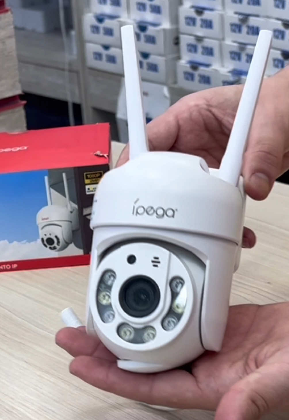 A câmera externa MAIS custo-benefício do mercado! A ÍPEGA KP‑CA 244 é a escolha perfeita pra quem quer qualidade e preço imbatível. ✅ Proteção IP66 — pronta pra área externa ✅ Zoom óptico 10x — pega detalhes até de longe ✅ Visão noturna colorida Full Color ✅ Rotação total — sem pontos cegos ✅ Imagem nítida em 4MP 📲 Me chama no WhatsApp e garante a sua agora: (11) 98572-3185 — Caíque das Câmeras . . #cameradeseguranca #camerawifi #segurança #loja #fy 
