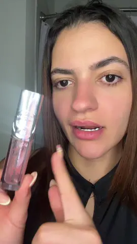 Plump ambition @loréal paris usa un lip plump que te dara un color super lindo en los labios 👄 segun tu PH, tambien lo hidratara y con el efecto plump te los hara ver mas grande #loreal #lipplumper #plumpambition 