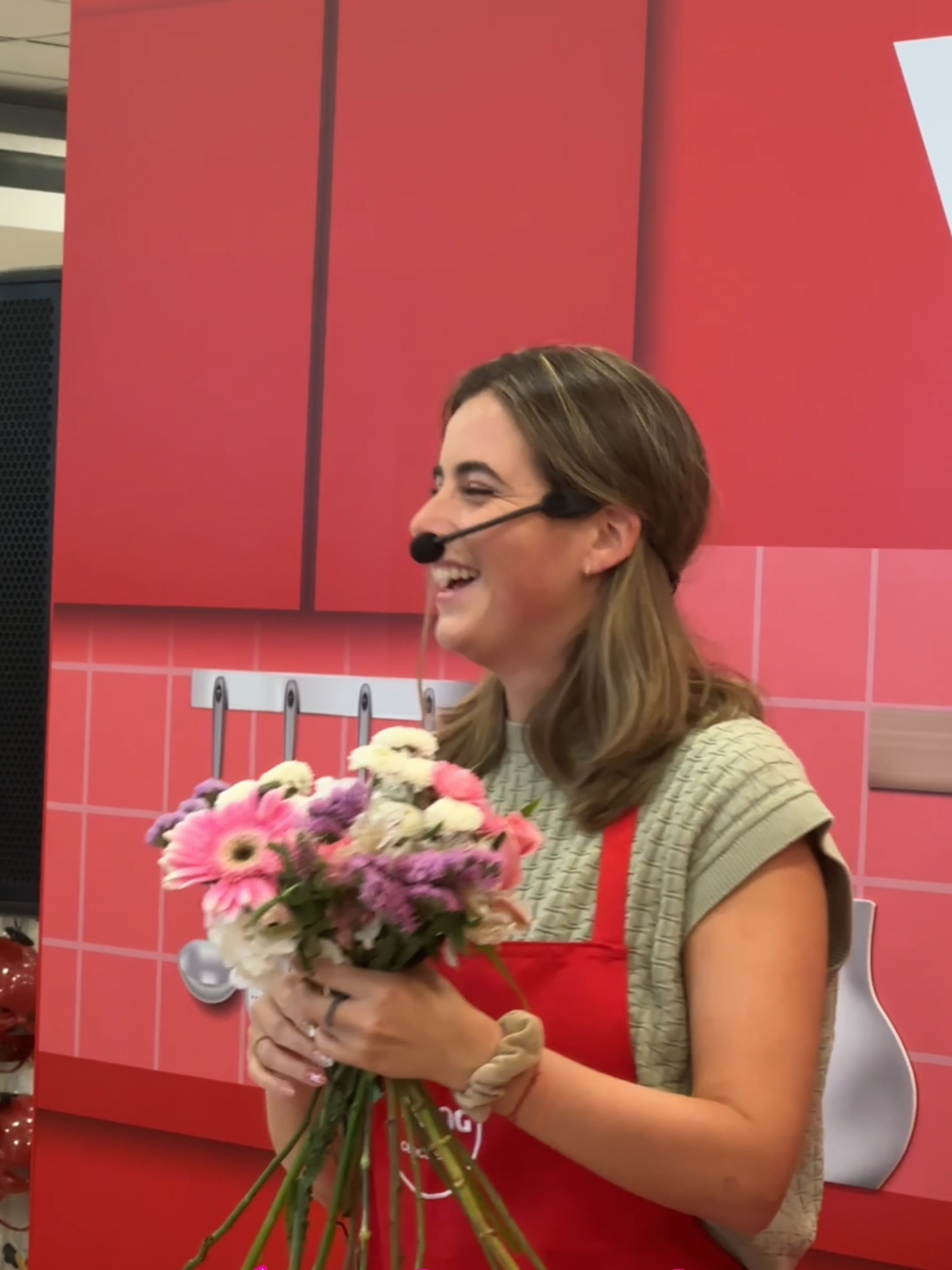Un throwback de nuestro Flower Workshop que realizamos con Wong por el Día de la Madre🩷🌷 . . . #LaCamelia #FloreriaLima #Floreria #Lima #Perú #Flores #fyp #FlowerWorkshop