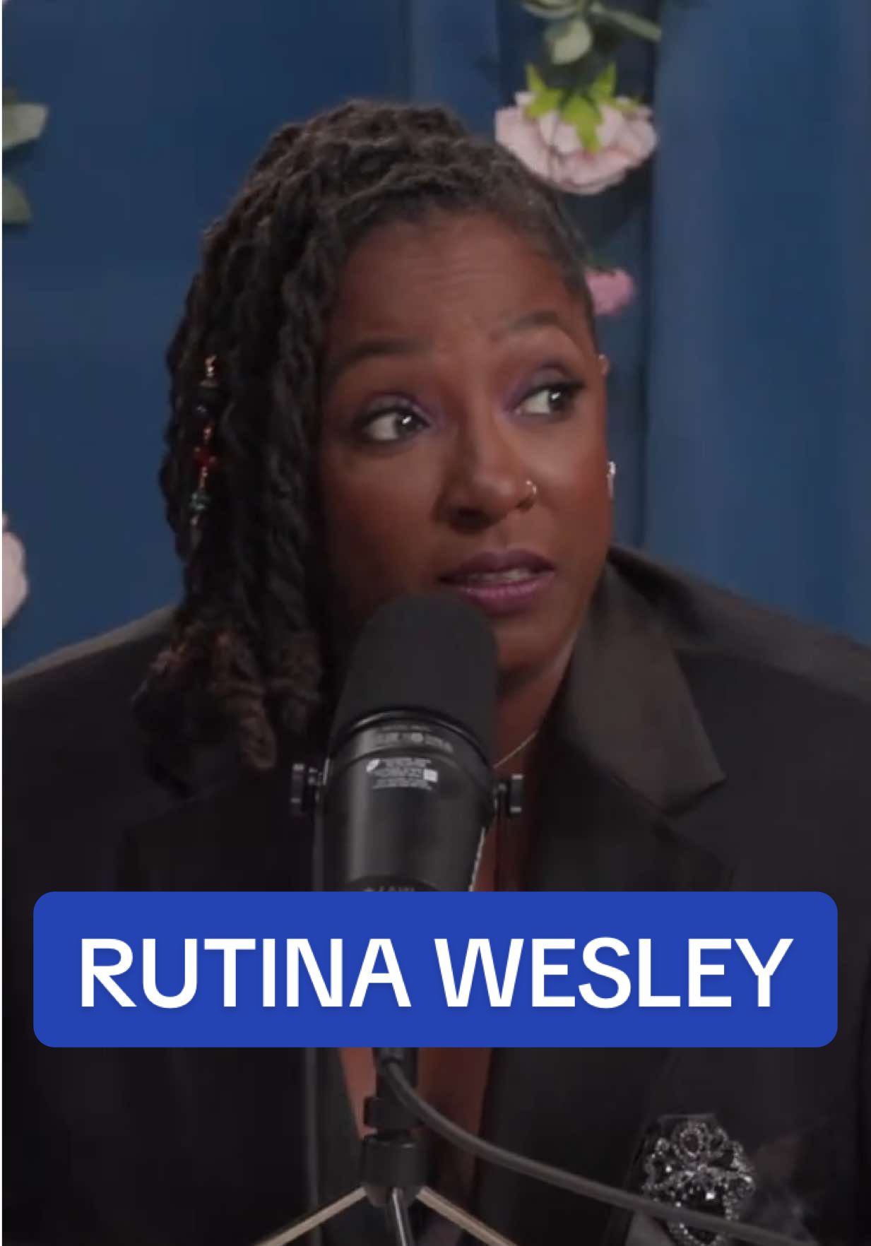 😭😂 welcome to the show #rutinawesley 🤍 @ravensymone @miranda v. pm #firstkiss #trueblood #queensugar #nostalgia 