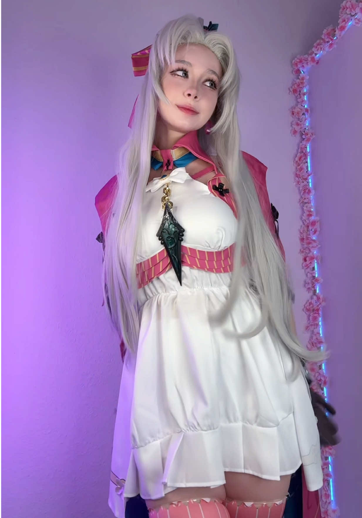 How are you doing? 💕 Thank you so much for always supporting me, writing such lovely comments, and even making edits 🥹💗 I’m sorry if I can’t always reply to everyone, but I truly try my best 💖 If you ever feel like helping me bring new cosplays to life, my Throne is open (link in bio) 🌟 I appreciate you all so much 💕 #carlotta #wutheringwaves #cosplay #anime #dance