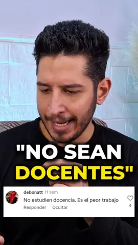 El motivo de este video no es atacar a los docentes ni decirle a nadie que no siga esta carrera. La idea es reflexionar sobre la situación real que viven muchísimos profes en Argentina: el cansancio, la desmotivación y la desilusión que se va acumulando con los años. Todos los días recibo comentarios de colegas que dicen “abandoná la docencia”. Y no son haters: son docentes que hablan desde su propia experiencia, intentando advertir a quienes recién empiezan para que no sufran lo mismo. Este es un fragmento del tema que desarrollé en mi canal de YouTube. Podés ver el video completo en YouTube para profundizar en esta reflexión sobre la docencia, la vocación y el desgaste que atraviesa nuestra profesión. . . . . . #docentes #docencia #profesores #profesorforaneo #educación 
