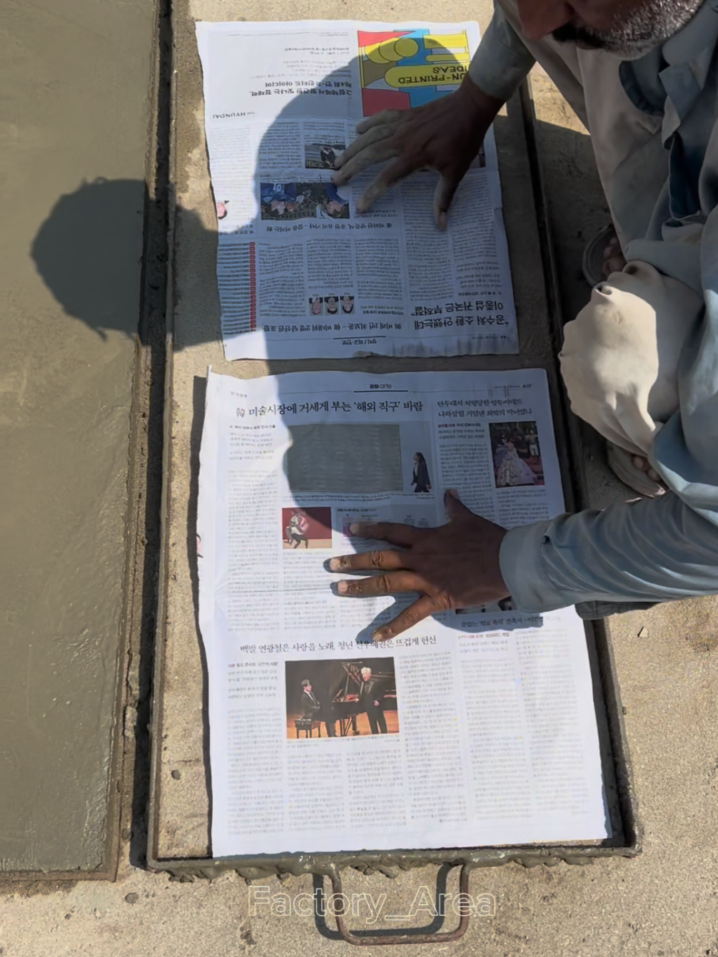 #creatorsearchinsights How Cement Kitchen Slabs are Made at Home #cementprojects #factoryarea #diyprojects #cementcraft 