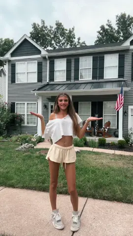 Almost Friday 🙌🏼 #fyp #viral #firstdayofschool #school #first #day #of #lip #sync #hair #pretty #highschool #cute #outfit #fit #outfits #highlights #dance #dancin #dances #dancing #dc #dancer #dancers #weekend #shake #that #shakethat 