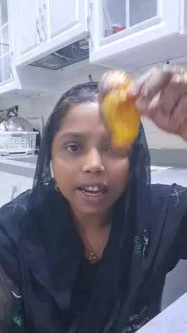 এটা কে এটা একটা রুই মাছ এই রুই মাছটা একমাত্র ব্রাহ্মণবারের মানুষের খাওয়ার স্বার্থ আছে 
