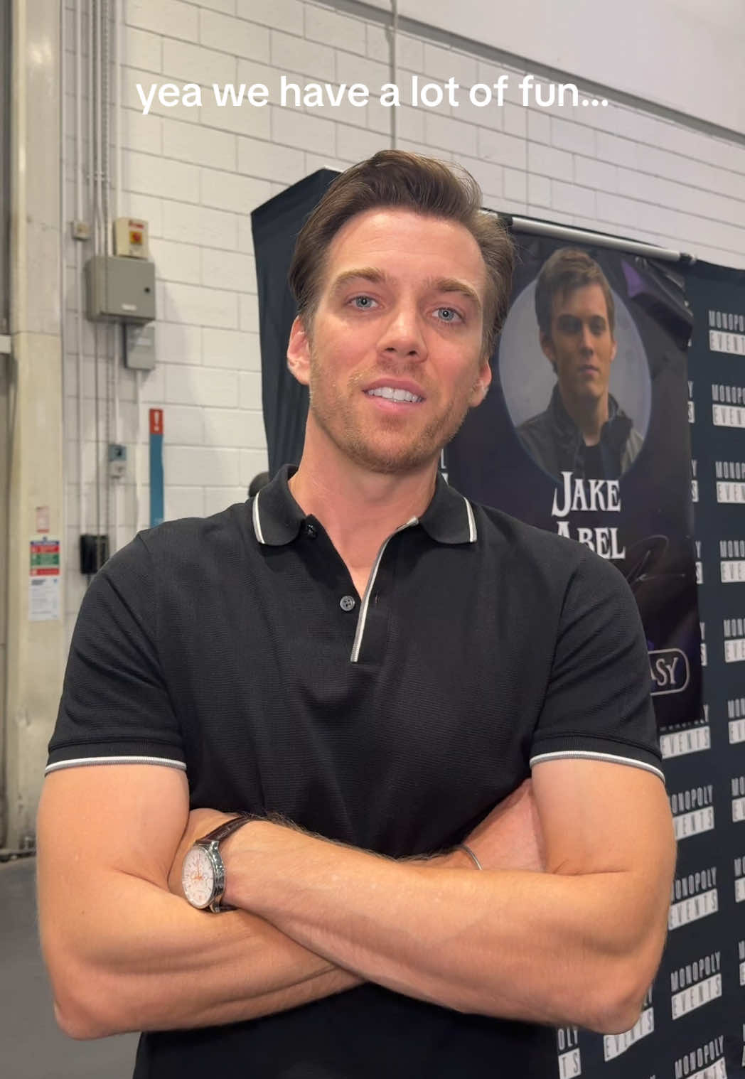 he’s here of his own free will I swear.😭😭 @Monopoly Events #supernatural #jakeabel #adammilligan #spncast 