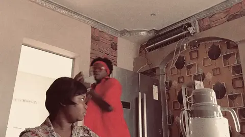 Ouais disponible déjà qui peut faire ça @Nick Cannon @Art humoriste C’est la magie 🇨🇩🇺🇸🤣