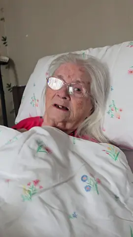 Almost 11pm, 30 hours nan has been ACTIVE! and I mean active, allnight long constant! now shes fast asleep 😴 💤  #fyp #foryoupage #dementiacaregiver #dementiaawareness #dementianan 
