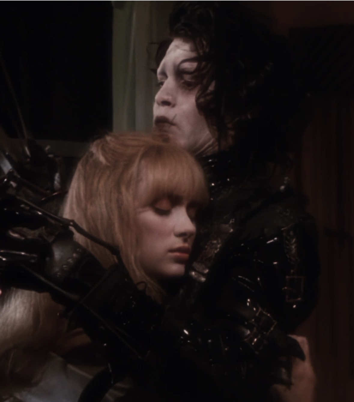 For you 🤍 #edwardscissorhands #edwardscissorhandsedit #winonaryder #johnnydepp #fyp 