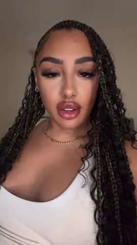 @BeautywithTiaParis  bad bitchhhhh