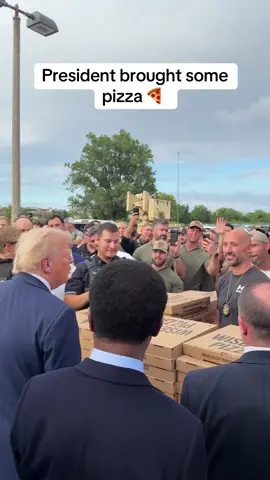 President Trunp surprised Washington DC law enforcement with Pizza. #pizza #trump #washingtondc #usa #news