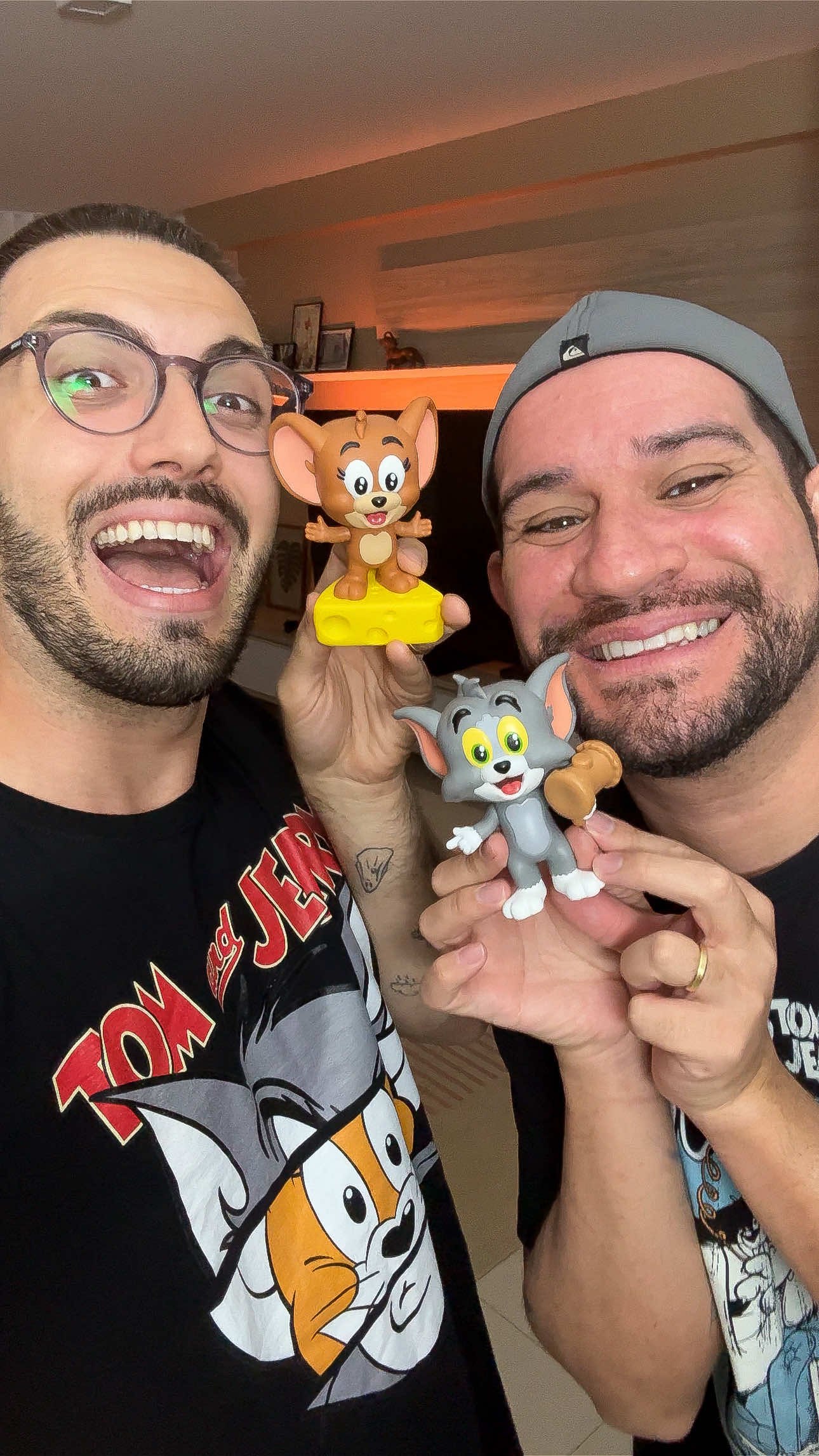 Dos mesmos criadores de Golden e Gato Preto, vem aí: Tom & Jerry!  Esse ano, Tom & Jerry completam 85 anos e, para comemorar do jeito mais divertido, você pode levar pra casa vários produtos licenciados do site www.tomejerryoficial.com.br e ainda assistir Tom & Jerry Gokko, uma nova adaptação em anime desenvolvida no Japão, que já está disponível no Cartoon Network, YouTube WB Kids Brasil e HBO Max! Demais, né? Bora todo mundo celebrar esse legado ✨  @Warner Bros Pictures #TomEJerryGokko #TomEJerry85 #Publicidade