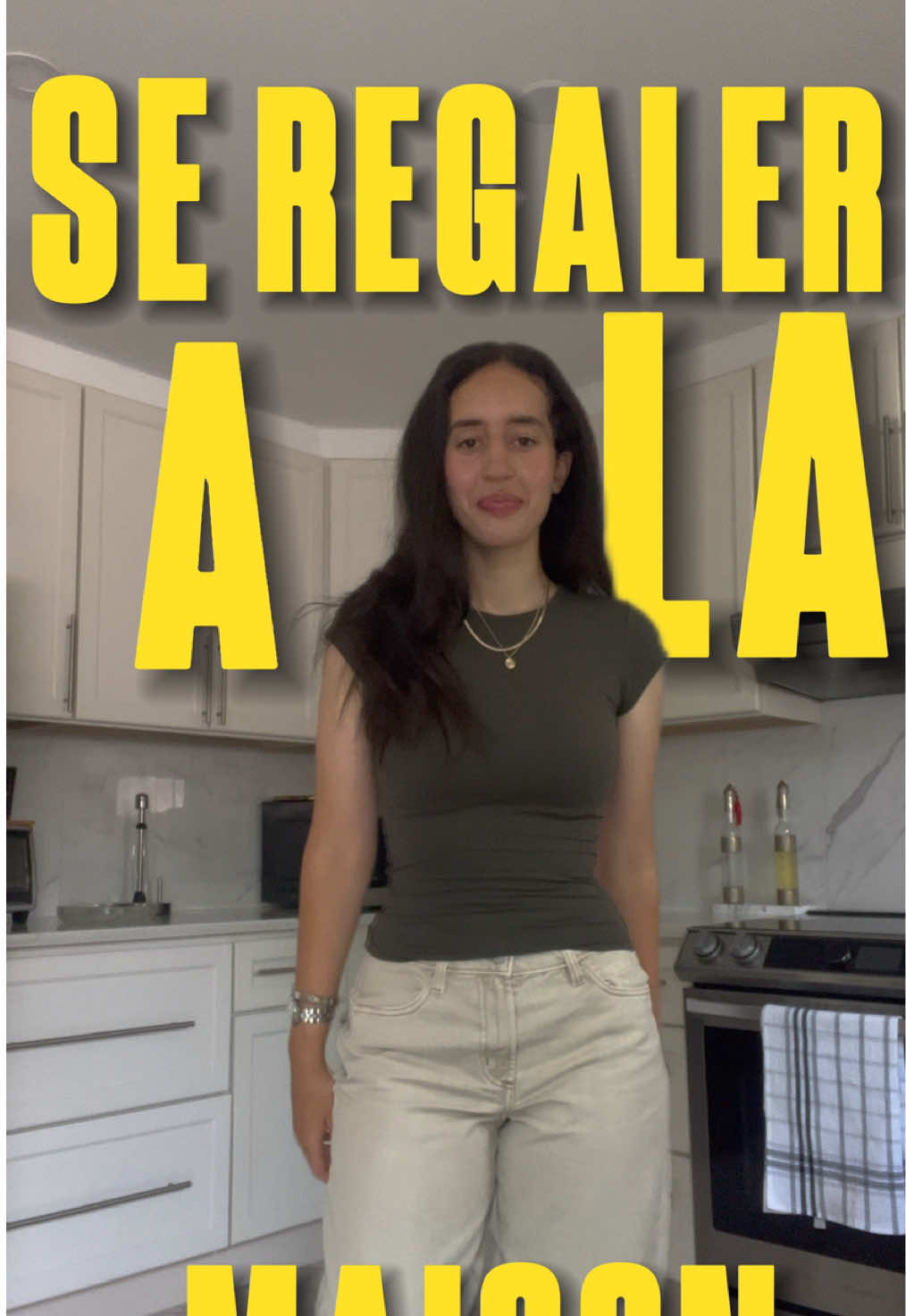 Dans ce vlog professionnel, je vous emmène à la découverte de Masa Empanadas, une entreprise montréalaise qui révolutionne l’art de l’empanada avec une touche gourmande et feuilletée. Située au 5489 Avenue Victoria, Montréal, QC H3W 2P9, Masa propose des empanadas faites à la main, disponibles à la fois prêtes à déguster ou surgelées pour être préparées chez soi. Un menu varié pour tous les goûts Leur carte est incroyablement riche et diversifiée. Vous y trouverez : 	•	Empanadas Veggie : “Légumes grillés”, “Caprese” et “Trois fromages”. 	•	Empanadas Sweet : “Nutella”, “Dulce de Leche” et “Goyave fromage”, idéales pour les amateurs de douceurs. 	•	Empanadas Deluxe : “Spécial bœuf”, “Côtes levées”, “Viande fumée”, “Burger fromage” et “Poulet BBQ”. 	•	Empanadas Premium : “Poulet fromage”, “Poulet champignon”, “Hawaïenne”, “Pepperoni” et “Jambon fromage”. Les boîtes sont proposées en format 6, 9 ou 12 empanadas, parfaites pour partager et goûter plusieurs saveurs en une seule commande. Boissons et desserts exclusifs Masa innove aussi avec des boissons estivales 100 % naturelles : café glacé, jus mangue-passion et mojito melon. En édition limitée, découvrez également la Gaufre Masa, une gaufre feuilletée garnie de crème glacée au yogourt à la vanille et toppings variés, pour une expérience sucrée originale. Commander facilement Pour commander, rien de plus simple : rendez-vous sur le site www.masaempanadas.com. Avec le code RACHA10, vous bénéficiez de 10 % de réduction sur votre première commande. Masa propose également la livraison pour savourer leurs empanadas sans bouger de chez vous. Une entreprise locale engagée Masa travaille main dans la main avec des créateurs de contenu locaux pour faire découvrir leurs produits à un plus large public. Leur objectif : faire rayonner la richesse des empanadas à Montréal, en mettant l’accent sur la qualité, l’authenticité et le fait-main. Masa Empanadas, c’est plus qu’un repas : c’est une expérience culinaire gourmande et conviviale à partager. #MasaEmpanadas #EmpanadasMontreal #MontrealEats #CuisineLatine #EmpanadasGourmandes     