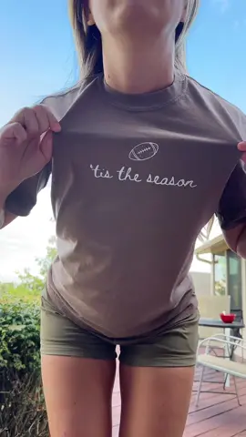 Comfort colors T, and comes in so many colors. (Let’s go Lions) #tts #fallfashion #footballseason #tiktokshop #comfortcolors 